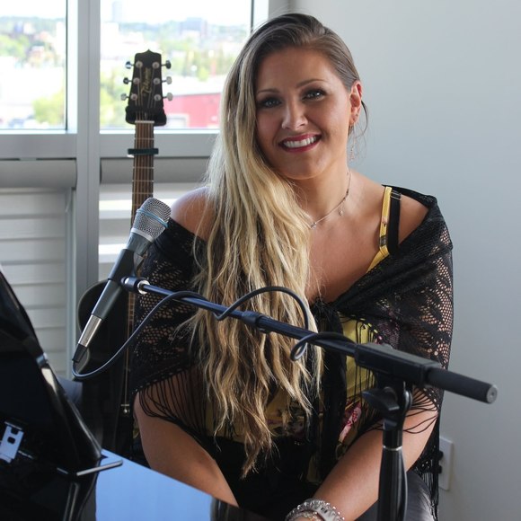 Meet your Posher, Randi - Picture 1 of 1